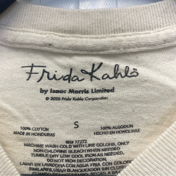 Frida Kahlo Artist with Flowers by Isaac Morris Limited Graphic T-Shirt - Picture 4 of 4